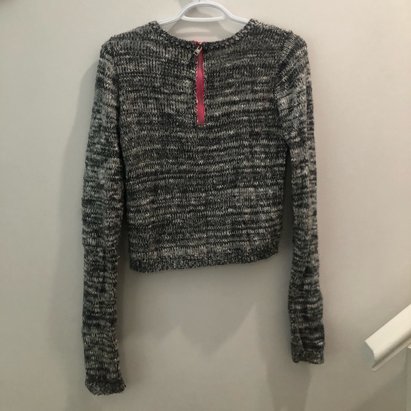 Small hollister sweater - Picture 2 of 2